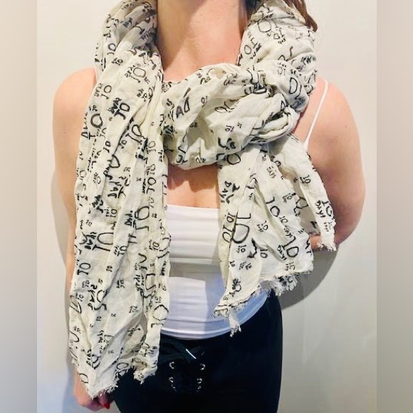 10 Days Scarf - Picture 2 of 3